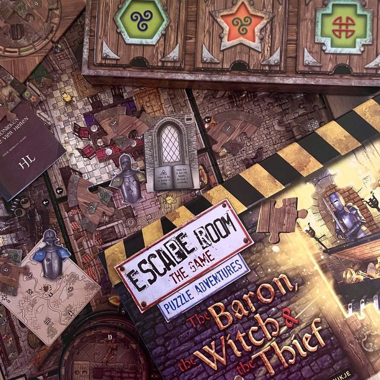 Escape Room: The Game – Puzzle Adventures: The Baron, The Witch & The Thief components