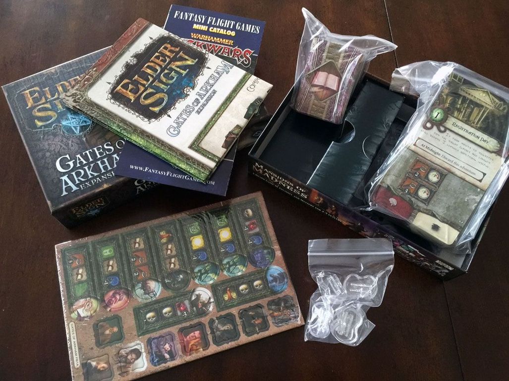 Elder Sign: Gates of Arkham componenten