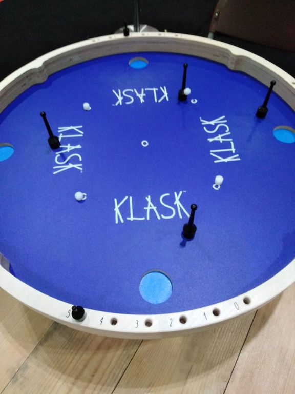 KLASK 4 game board