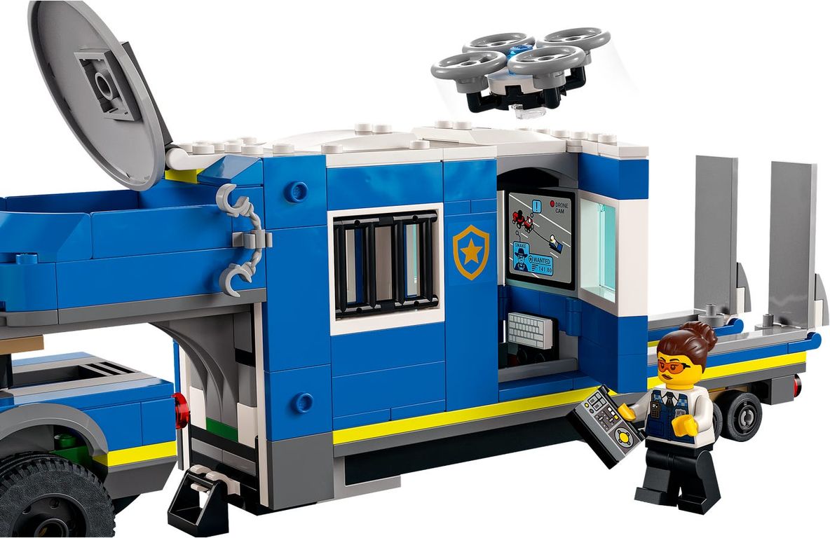 LEGO® City Police Mobile Command Truck