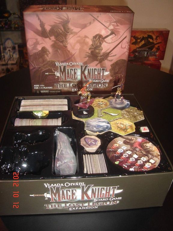 Mage Knight Board Game: The Lost Legion componenten