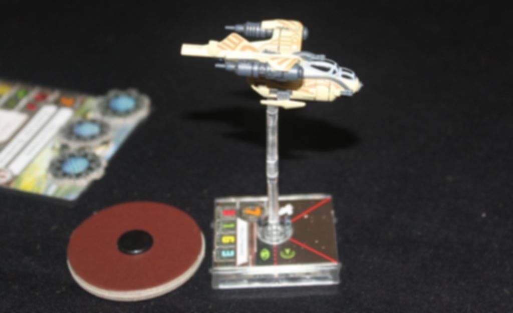 Star Wars: X-Wing Miniatures Game - Auzituck Gunship Expansion Pack components