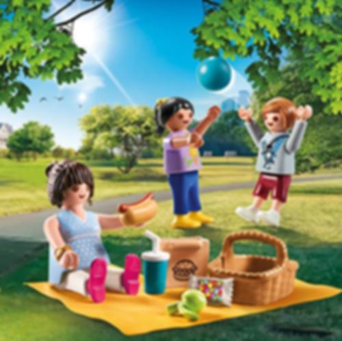 Playmobil® City Life Picnic in the park gameplay
