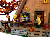 LEGO® Ideas A-Frame Cabin minifigures