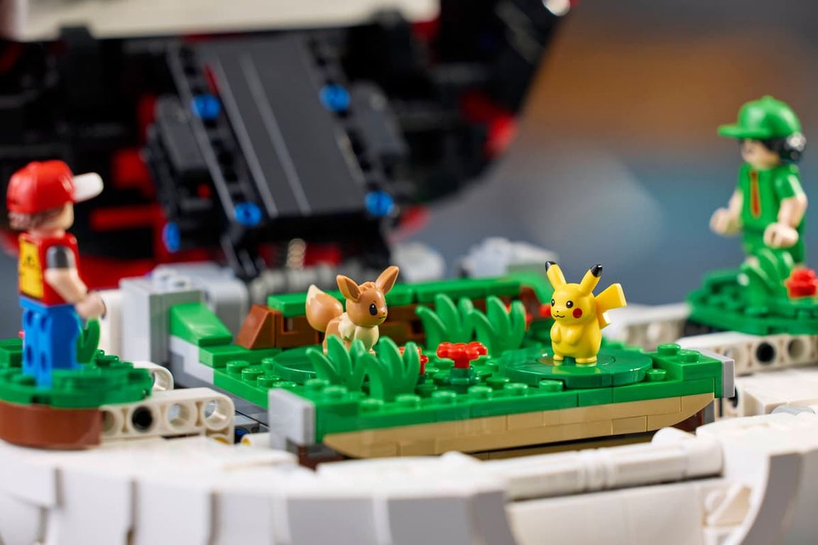 LEGO® Pokémon™ Iconic Trainer Moments Poké Ball
