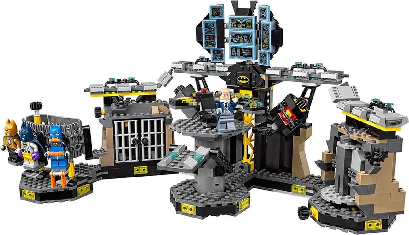 LEGO® Batman Movie Batcave Break-in building
