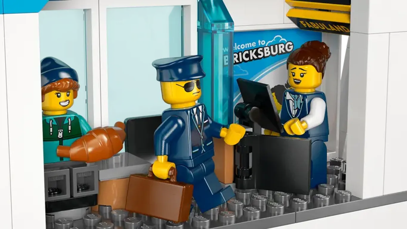 LEGO® City Airport with Airplane minifigures