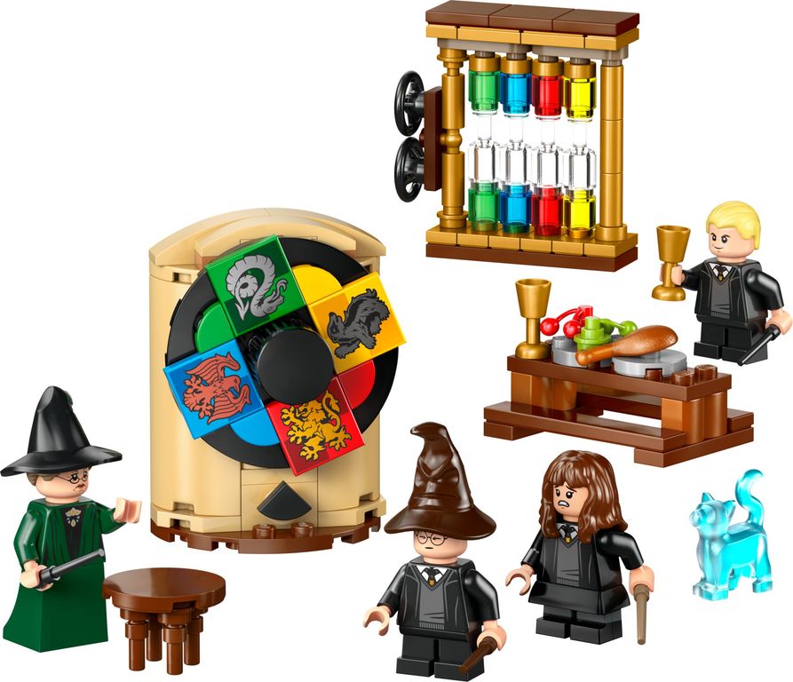 LEGO® Harry Potter™ Hogwarts™ Castle: Sorting Hat™ Ceremony components