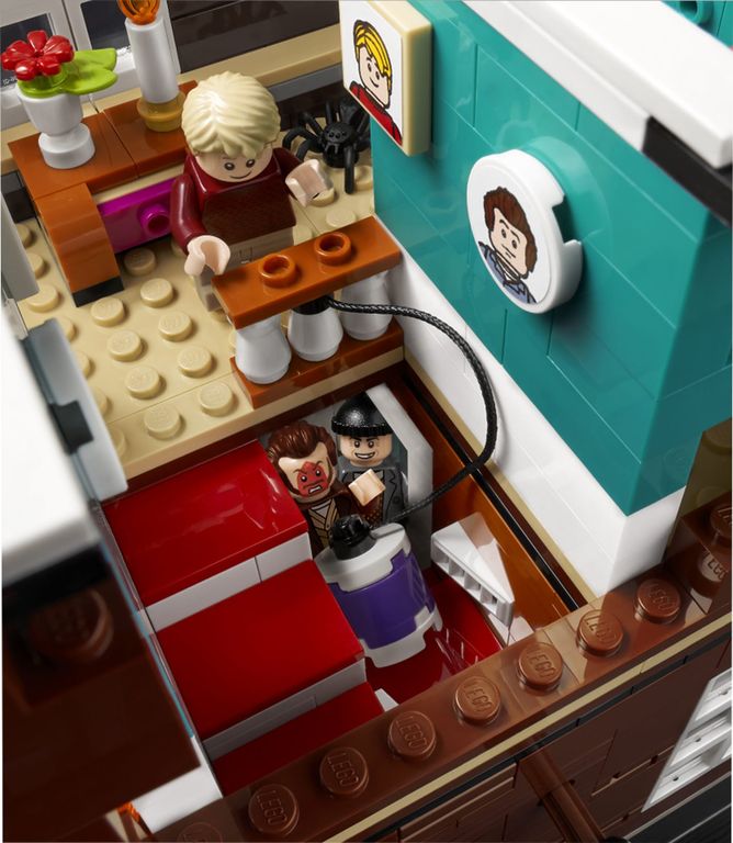 LEGO® Ideas Maman, j’ai raté l’avion ! intérieur