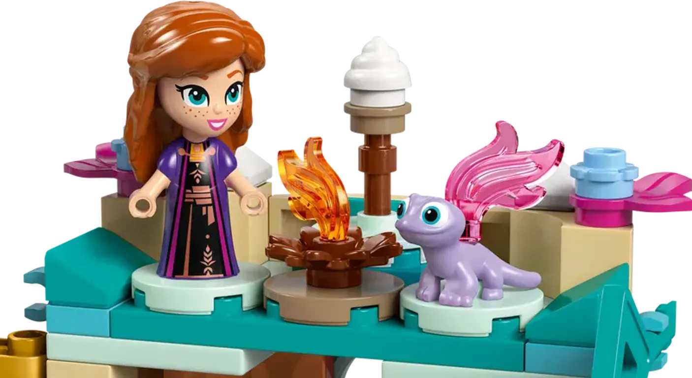 LEGO® Disney Mini Arendelle Castle & Elsa's Ice Palace characters