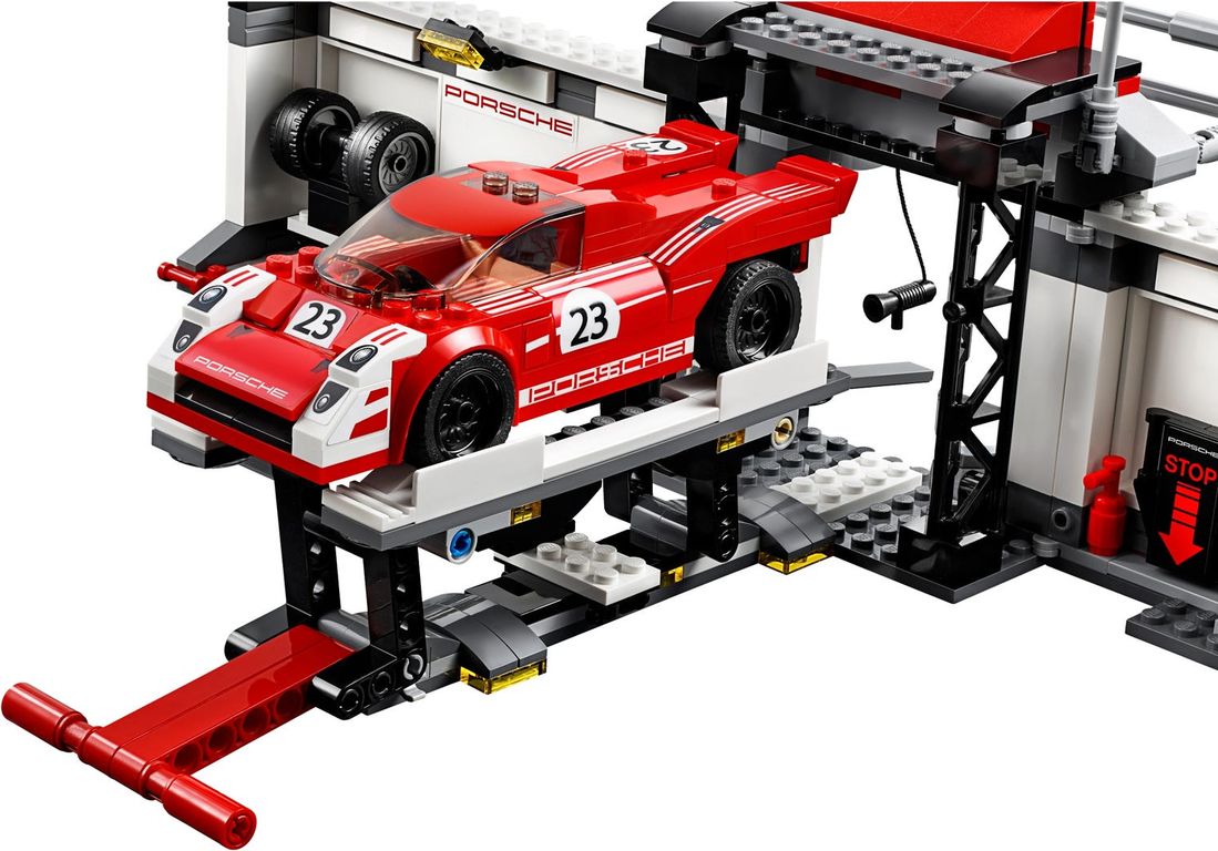 LEGO® Speed Champions Porsche 919 Hybrid and 917K Pit Lane komponenten