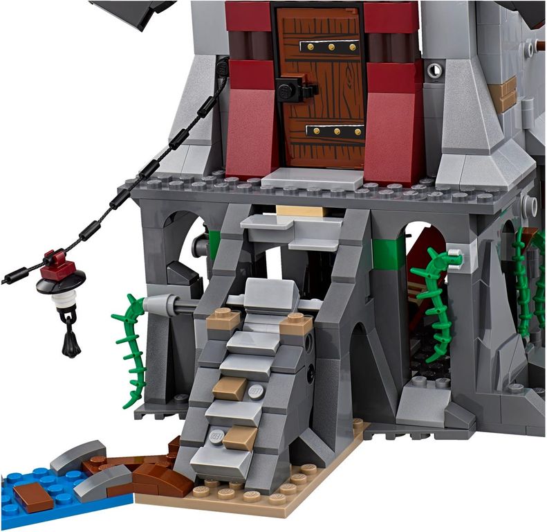LEGO® Ninjago Belegering van de vuurtoren componenten