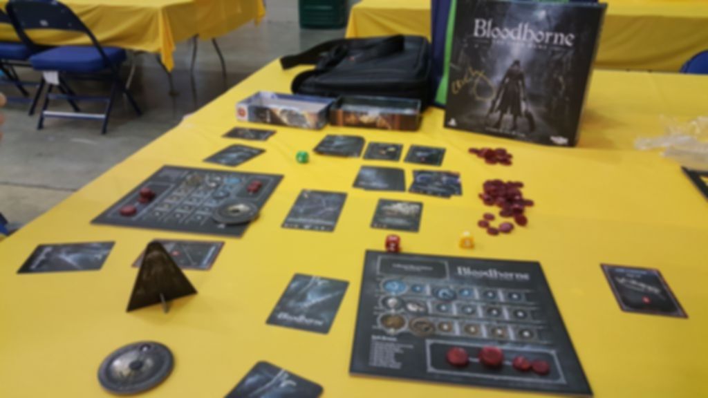 Bloodborne: Le jeu de cartes composants