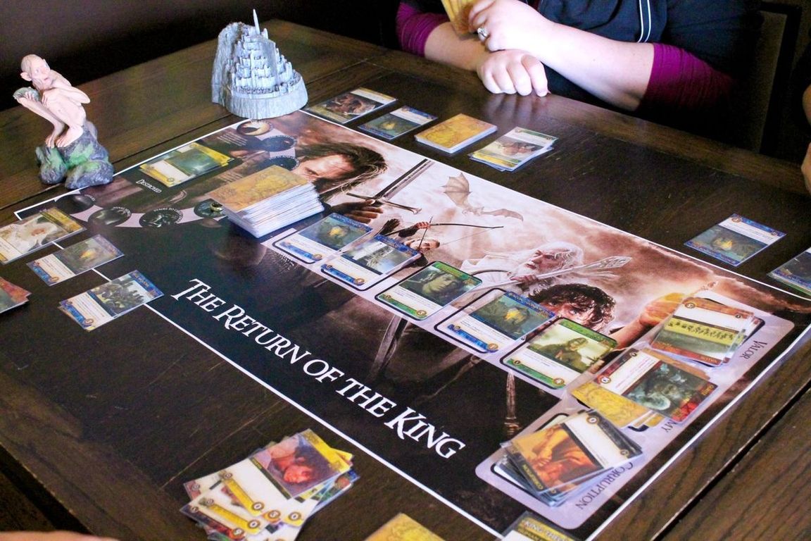 The Lord of the Rings: The Return of the King Deck-Building Game jugabilidad