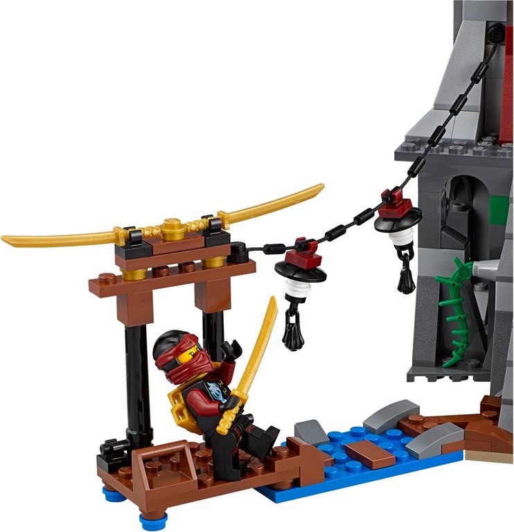 LEGO® Ninjago Belegering van de vuurtoren componenten