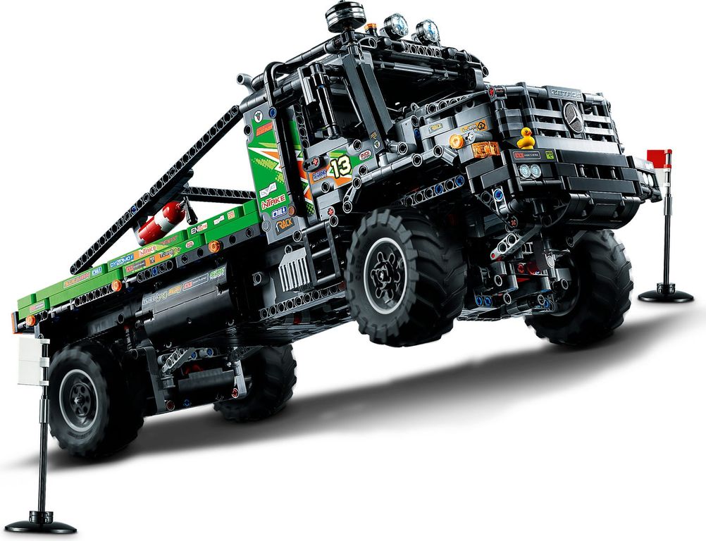LEGO® Technic 4x4 Mercedes-Benz Zetros Trial Truck gameplay