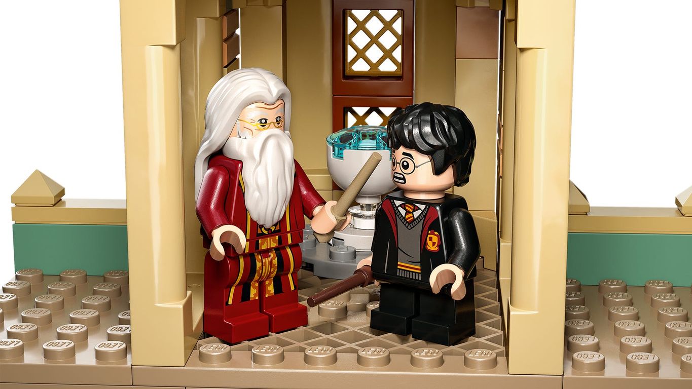 LEGO® Harry Potter™ Hogwarts: Dumbledore's Office minifigures