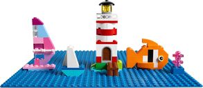 LEGO® Classic Blue Baseplate 32x32 gameplay