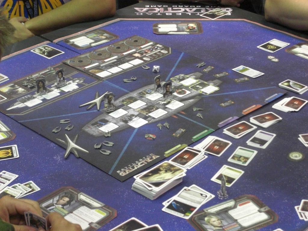 Battlestar Galactica: Le Jeu de Plateau gameplay