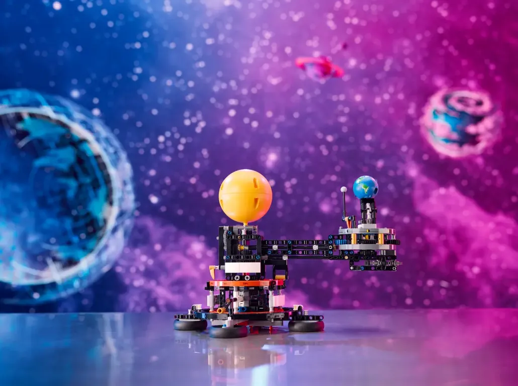 LEGO® Technic Planet Earth and Moon in Orbit