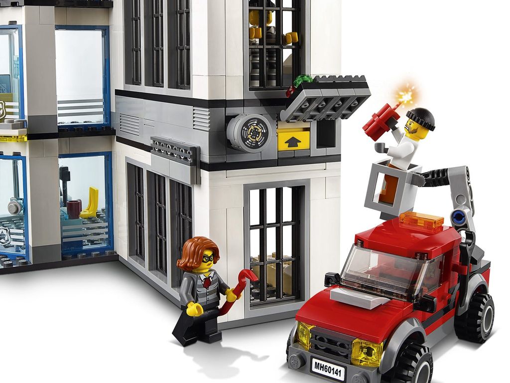 LEGO® City Police Station gameplay