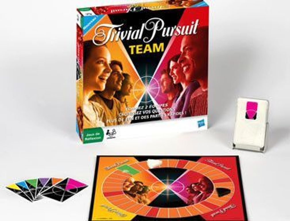 Trivial Pursuit: Team Edition components
