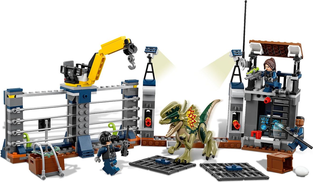 LEGO® Jurassic World Dilophosaurus Outpost Attack gameplay