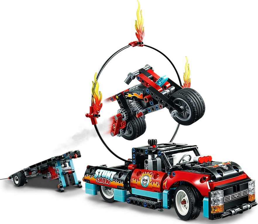 LEGO® Technic Truck e moto dello Stunt Show gameplay