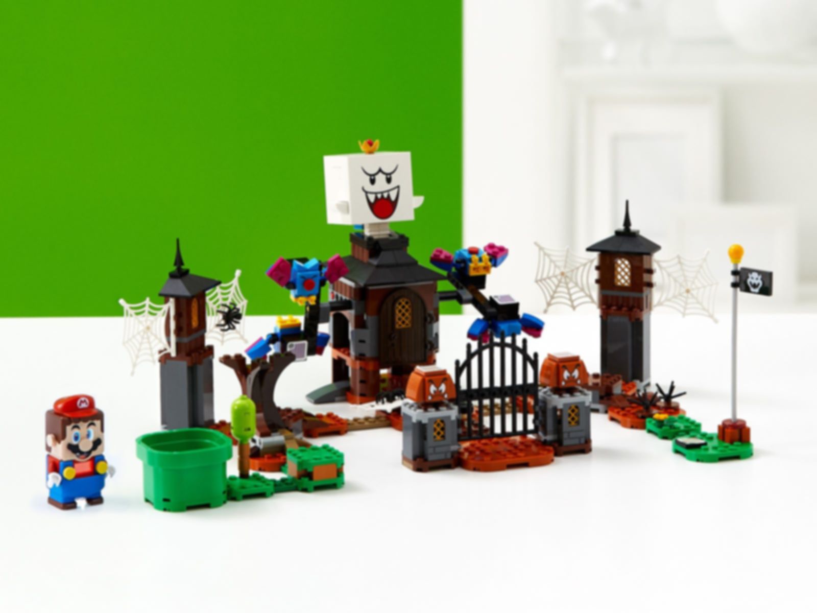 LEGO® Super Mario™ Ensemble d'Extension Le jardin hanté du Roi Boo composants