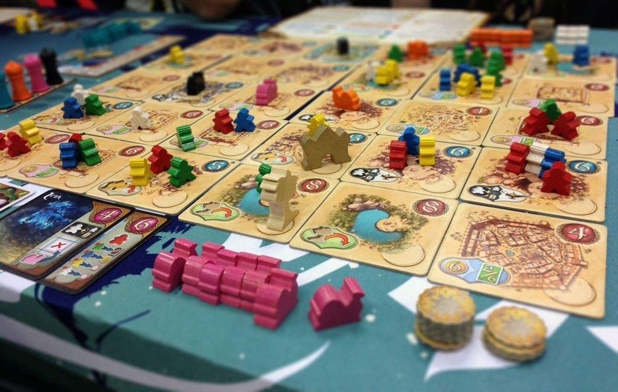 Five Tribes jugabilidad