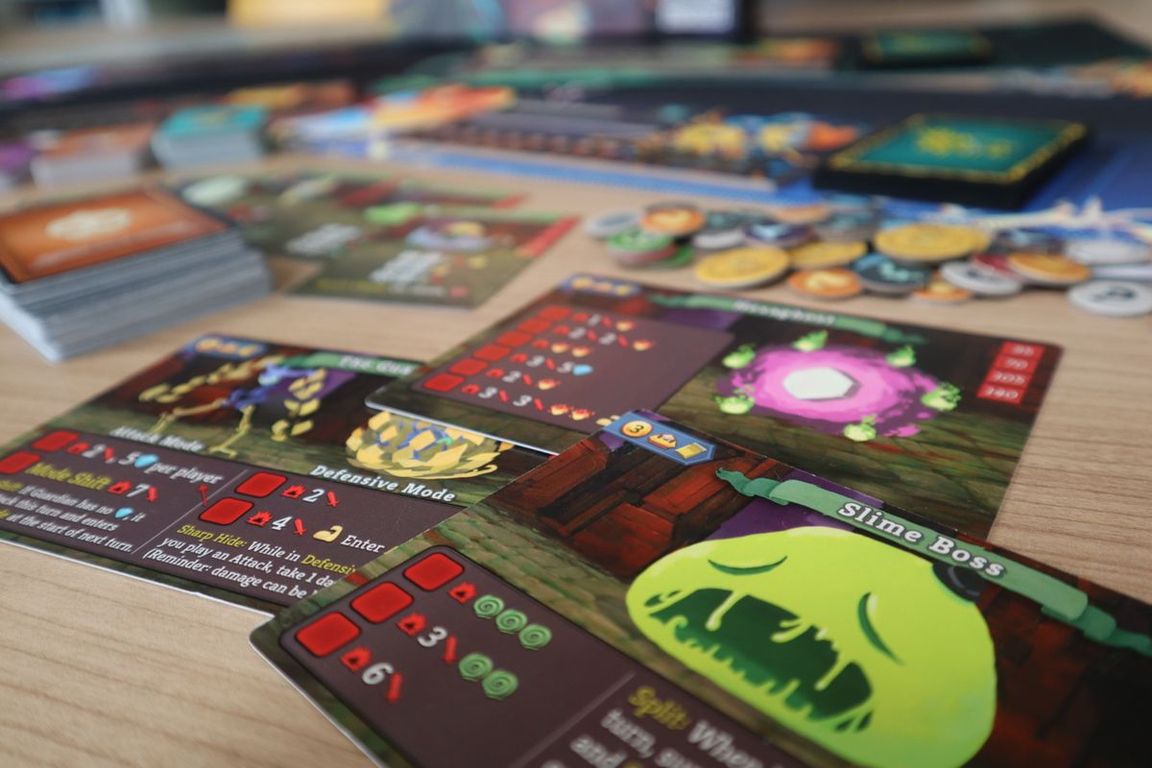 Slay the Spire: The Board Game componenten