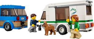 LEGO® City Van & Caravan gameplay