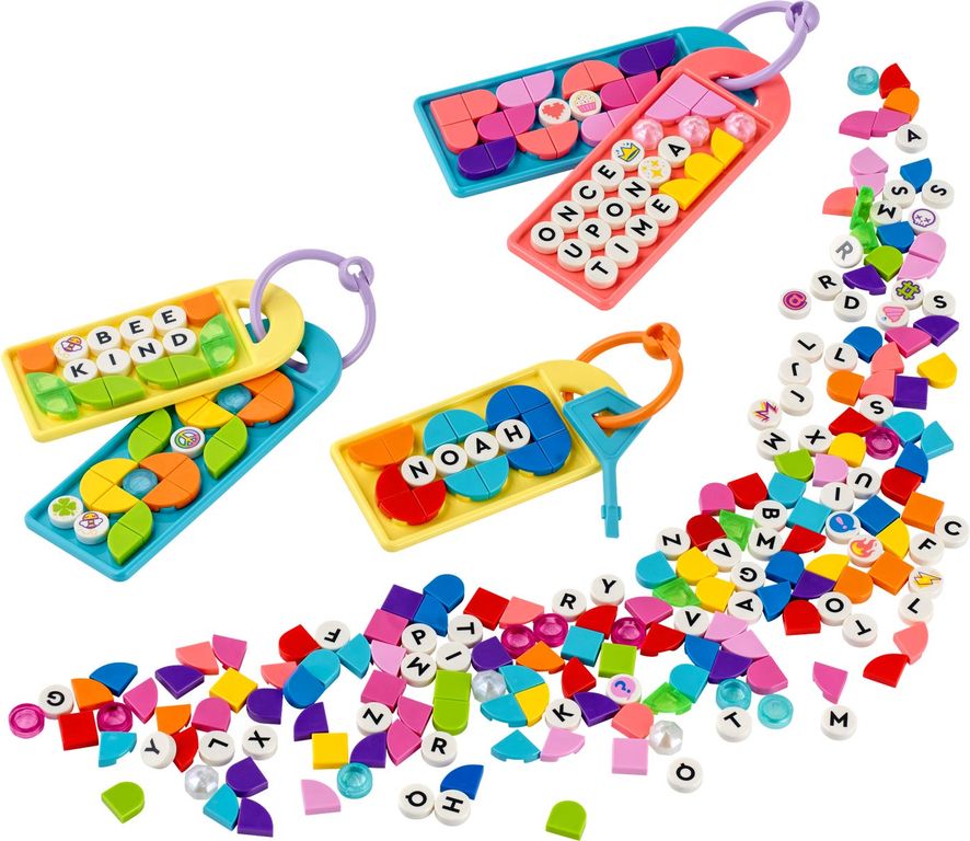 LEGO® DOTS Megapack de Adornos para Mochila: Mensajes partes