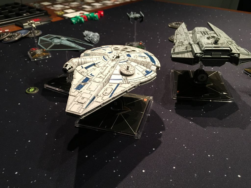 Star Wars: X-Wing (Second Edition) - Lando's Millennium Falcon Expansion Pack miniaturas