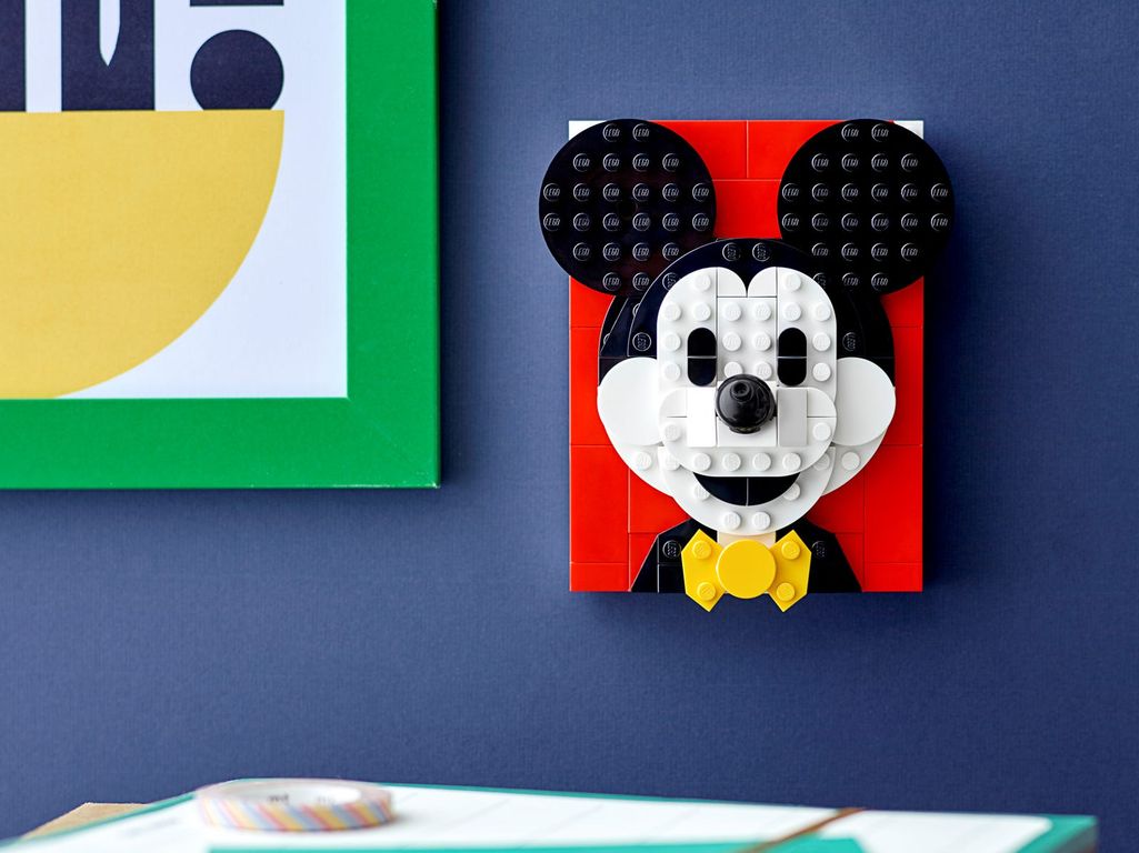 LEGO® Brick Sketches™ Mickey Mouse components