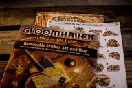 Gloomhaven Jaws of the Lion Removable Sticker Set komponenten