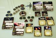 Star Wars: X-Wing Miniatures Game - T-70 X-Wing Expansion Pack components