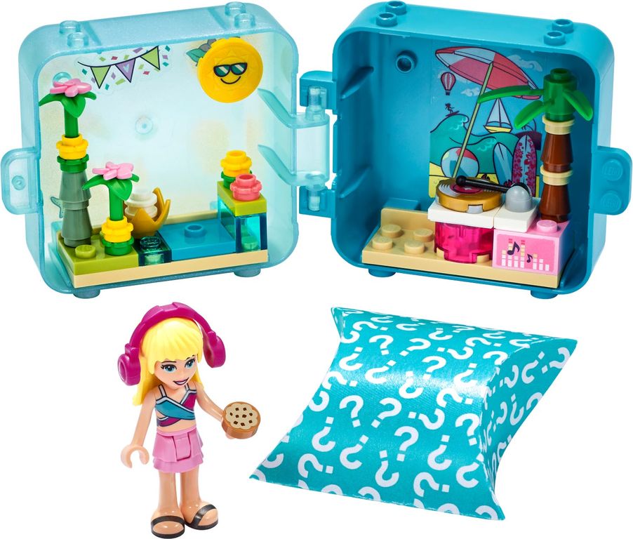 LEGO® Friends Stephanie's Summer Play Cube components