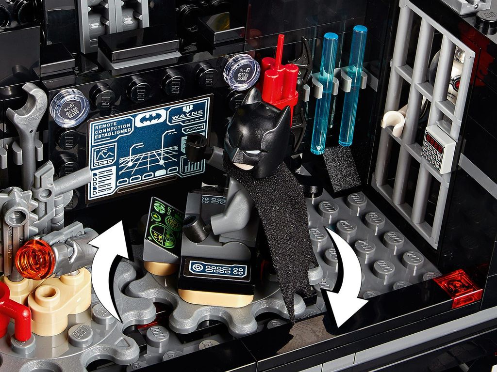 LEGO® DC Superheroes Batbase Móvil interior