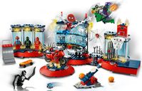 LEGO® Marvel Attack on the Spider Lair gameplay