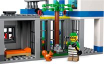 LEGO® City Stazione di Polizia interno