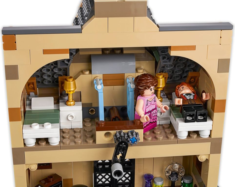 LEGO® Harry Potter™ Hogwarts™ Clock Tower interior