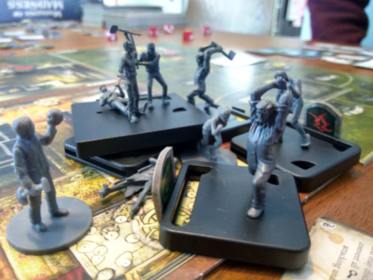 Mansions of Madness: Second Edition - Streets of Arkham gameplay