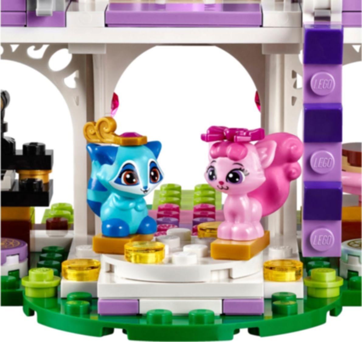 LEGO® Disney Palace Pets Royal Castle components