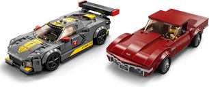 LEGO® Speed Champions Chevrolet Corvette C8.R & 1968 Chevrolet Corvette spielablauf