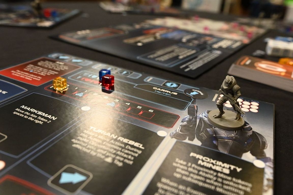 Mass Effect: The Board Game – Priority: Hagalaz components