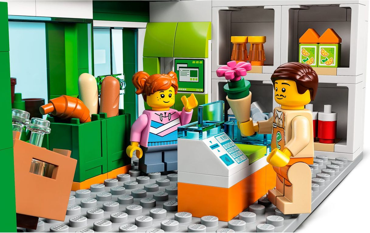 LEGO® City Grocery Store minifigures