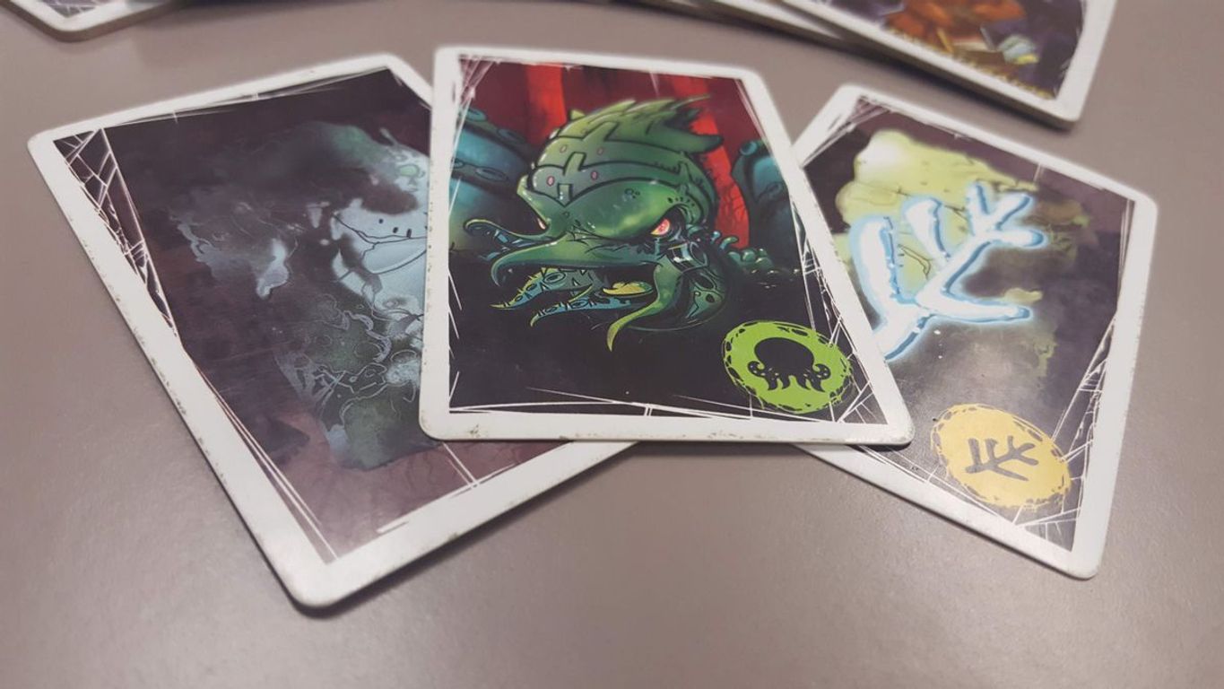Don't Mess with Cthulhu Deluxe cards