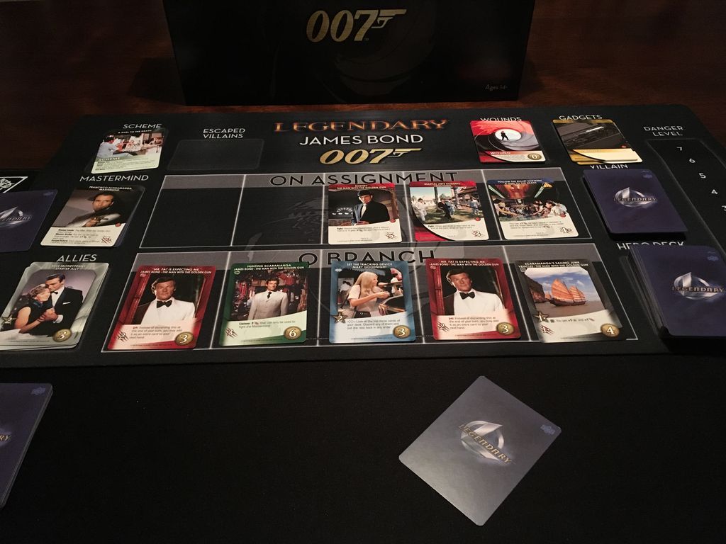 Legendary: A James Bond Deck Building Game jugabilidad