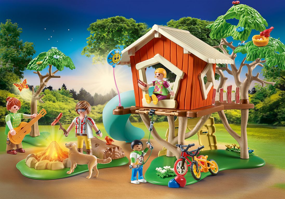 Playmobil® Family Fun Adventure Treehouse with Slide gameplay